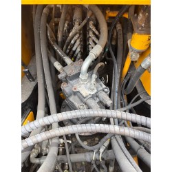 Excavadora de cadenas JCB JS220LC