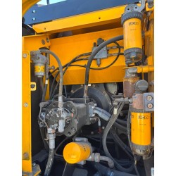 Excavadora de cadenas JCB JS131LC