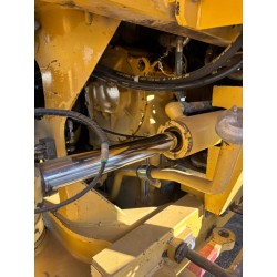 Pala cargadora CATERPILLAR 966G 1